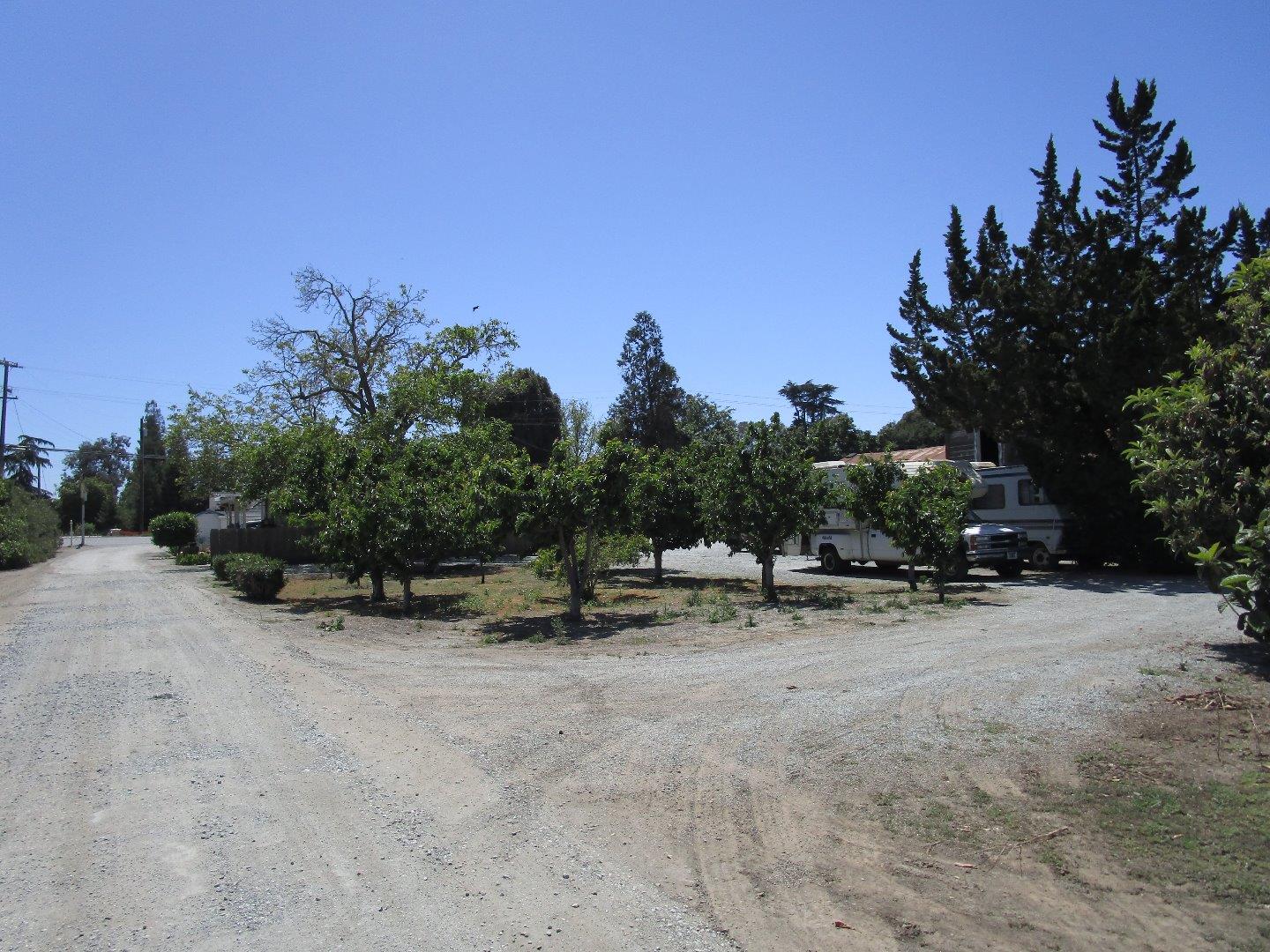 2025 Pacheco Pass Hwy, Gilroy, CA 95020 Beds Baths (Active