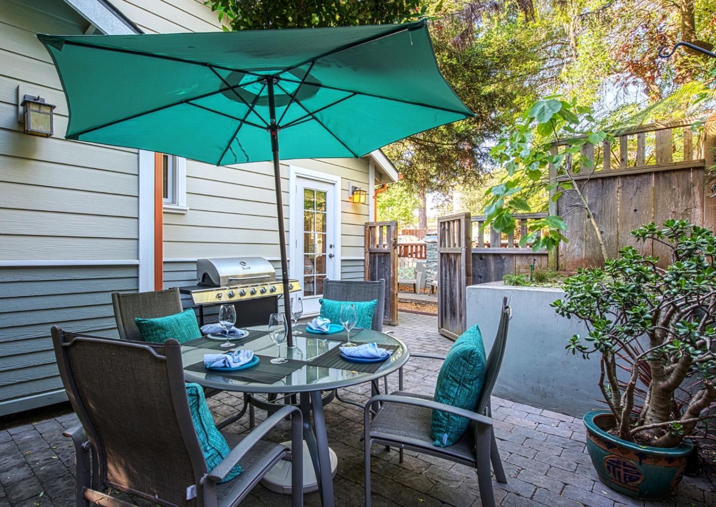 Detail Gallery Image 22 of 27 For 1108 Buena Vista Ave, Pacific Grove,  CA 93950 - 3 Beds | 2 Baths