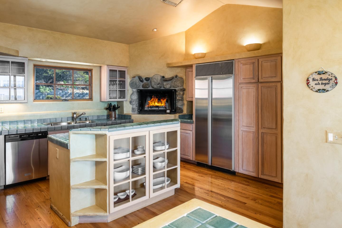 Detail Gallery Image 12 of 32 For 210 San Remo Rd, Carmel,  CA 93923 - 3 Beds | 2 Baths