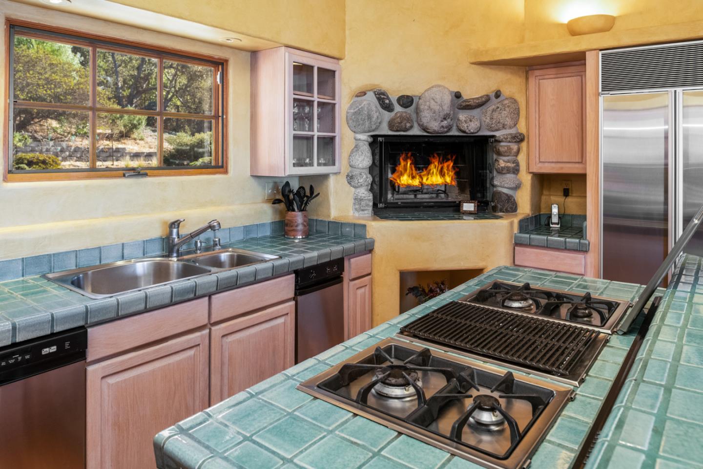 Detail Gallery Image 13 of 32 For 210 San Remo Rd, Carmel,  CA 93923 - 3 Beds | 2 Baths