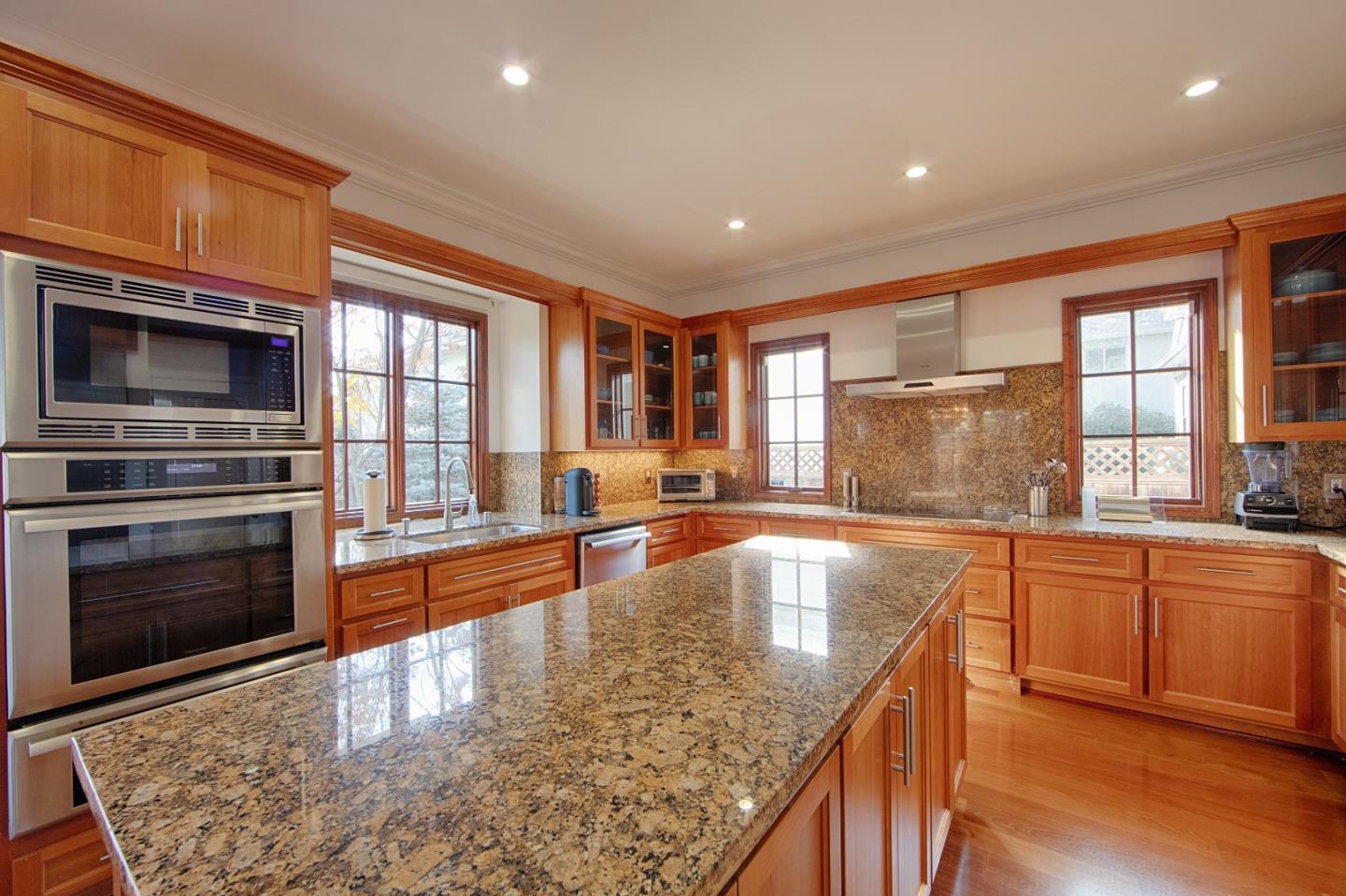 Detail Gallery Image 32 of 50 For 470 Ruthven Ave, Palo Alto,  CA 94301 - 4 Beds | 3/1 Baths