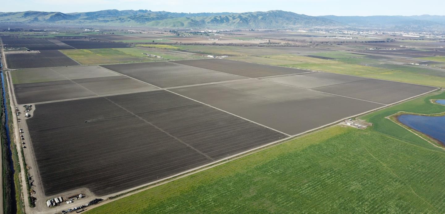 8505 Frazier Lake Rd, Hollister, CA 95023 Beds Baths