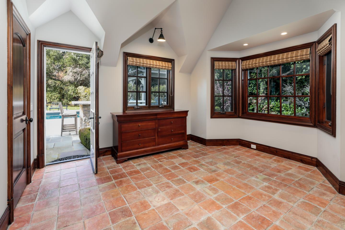 Detail Gallery Image 29 of 37 For 2 Valley Rd, Atherton,  CA 94027 - 6 Beds | 6/1 Baths