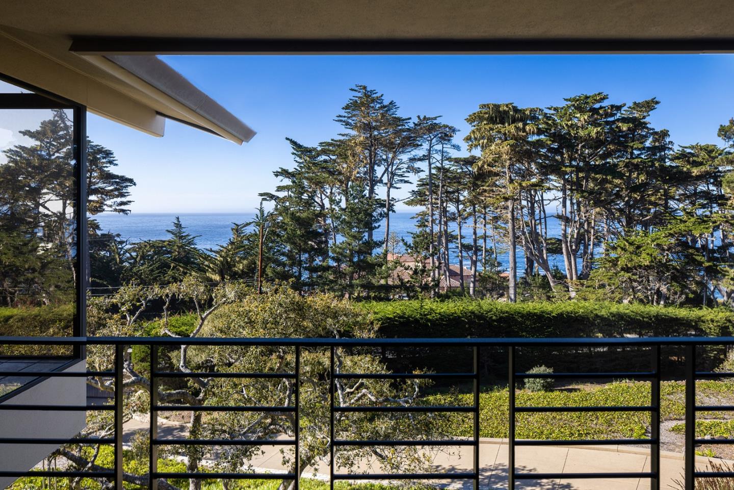 Detail Gallery Image 5 of 15 For 3249 17 Mile Dr, Pebble Beach,  CA 93953 - 4 Beds | 4/2 Baths