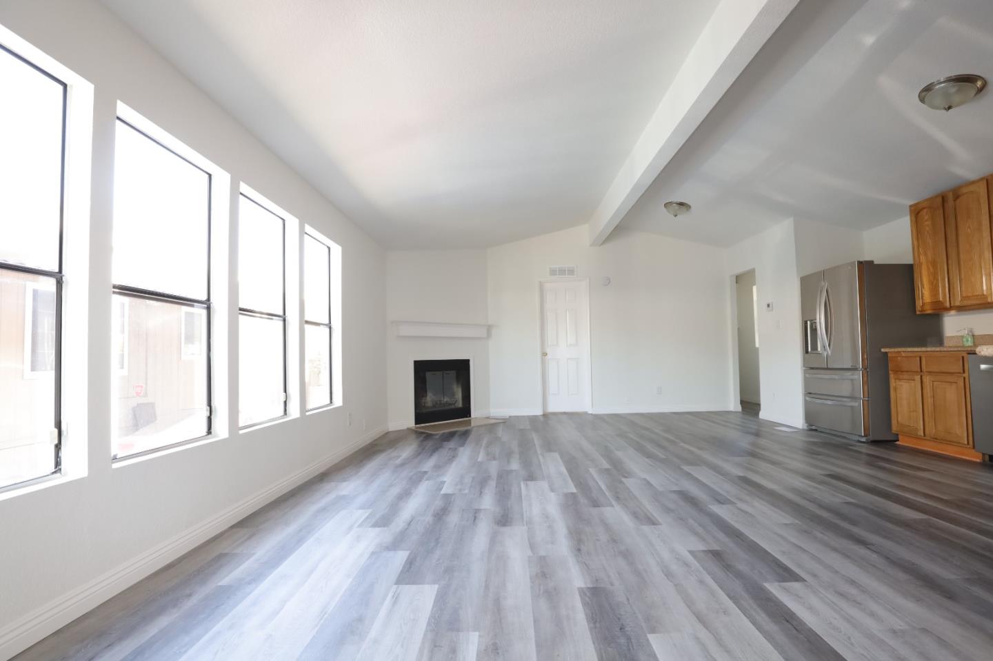 Detail Gallery Image 2 of 15 For 600 E Weddell Dr #39,  Sunnyvale,  CA 94089 - 2 Beds | 2 Baths