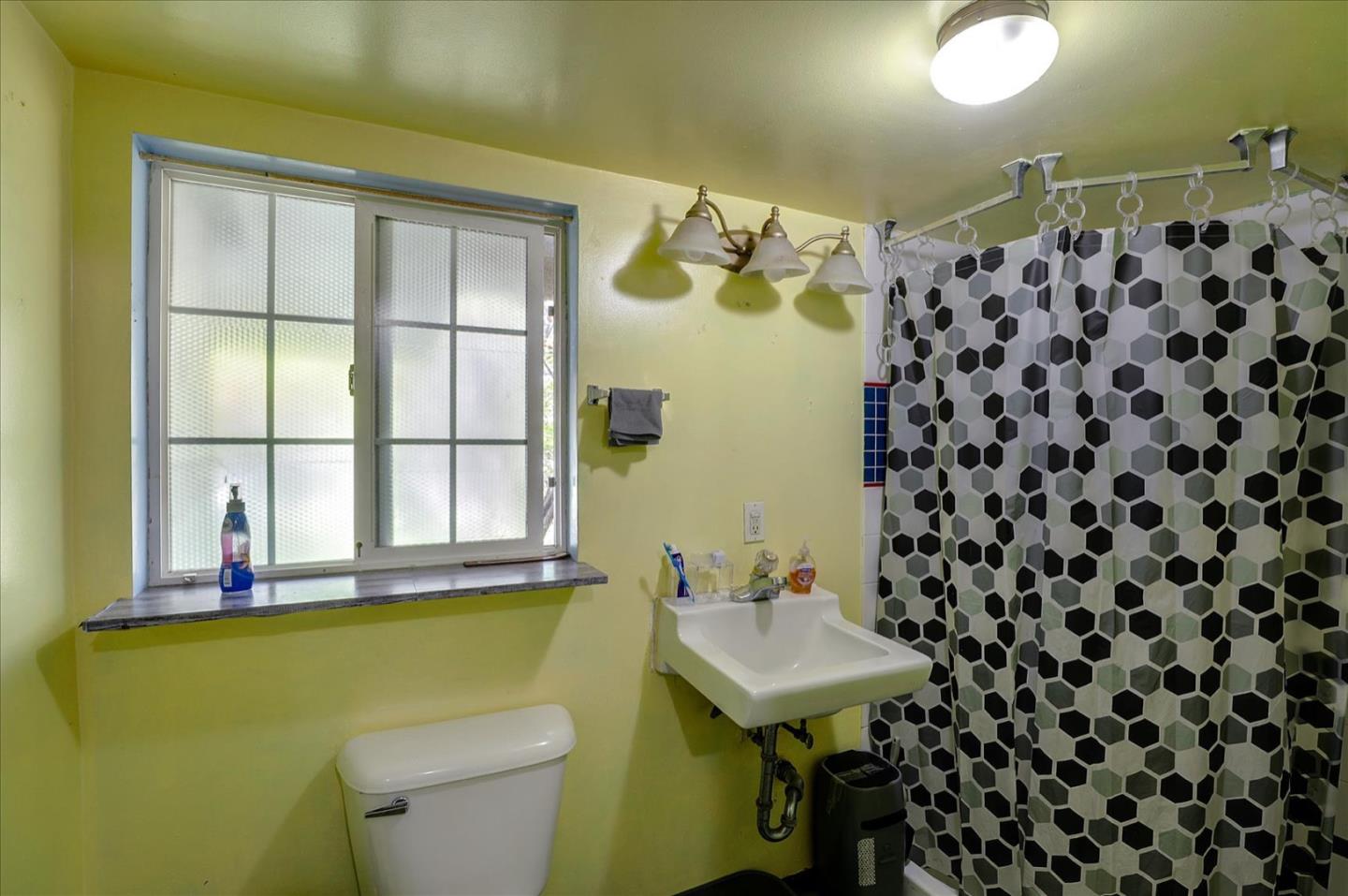Detail Gallery Image 26 of 34 For 19007 Beatrice Dr, Salinas,  CA 93907 - 5 Beds | 3/1 Baths