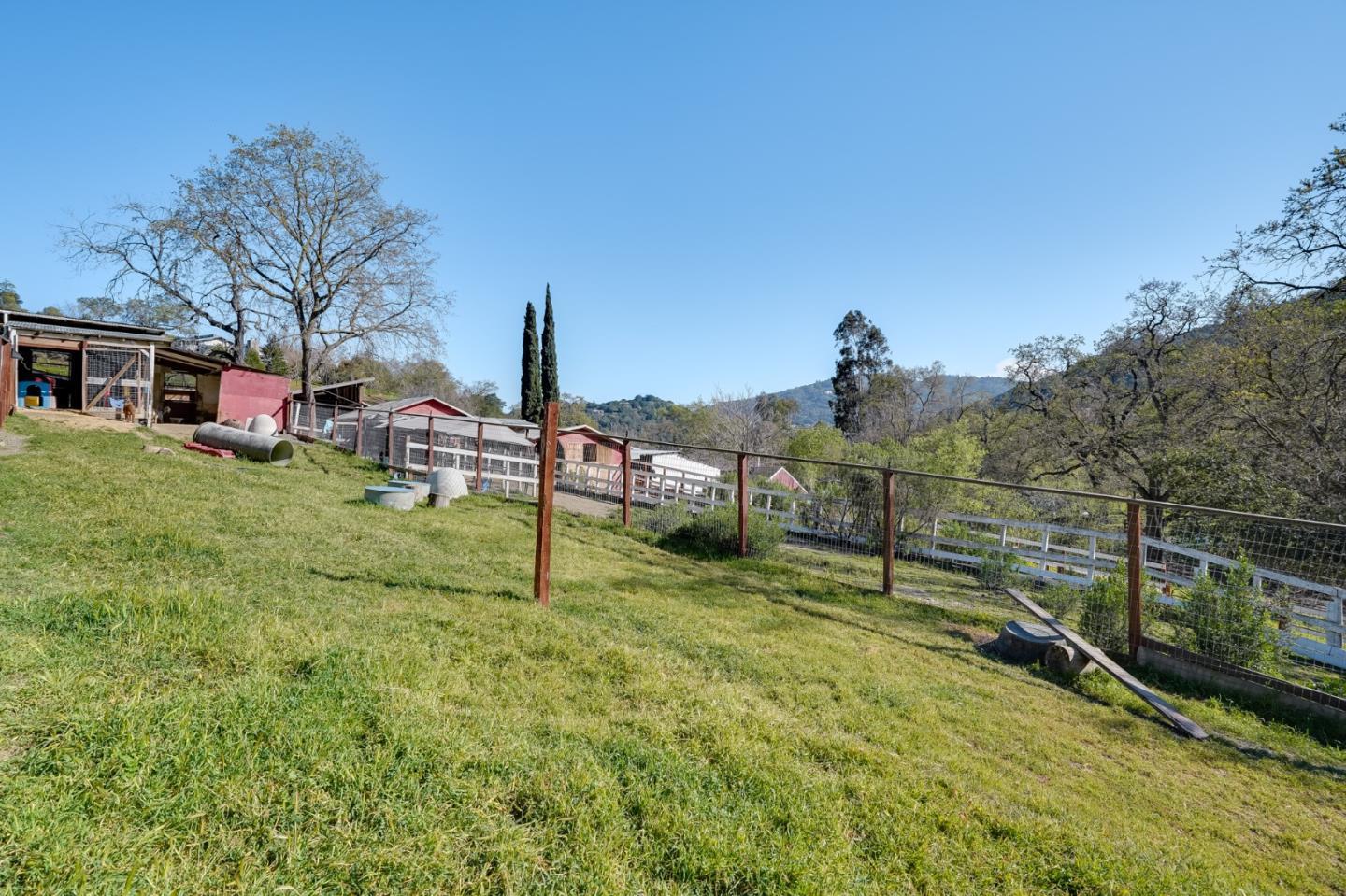 Detail Gallery Image 40 of 65 For 22200 Mount Eden Rd, Saratoga,  CA 95070 - – Beds | – Baths