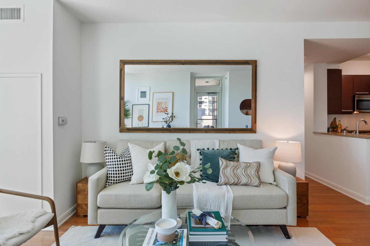 Detail Gallery Image 7 of 39 For 425 1st St #1008,  San Francisco,  CA 94105 - 1 Beds | 1 Baths