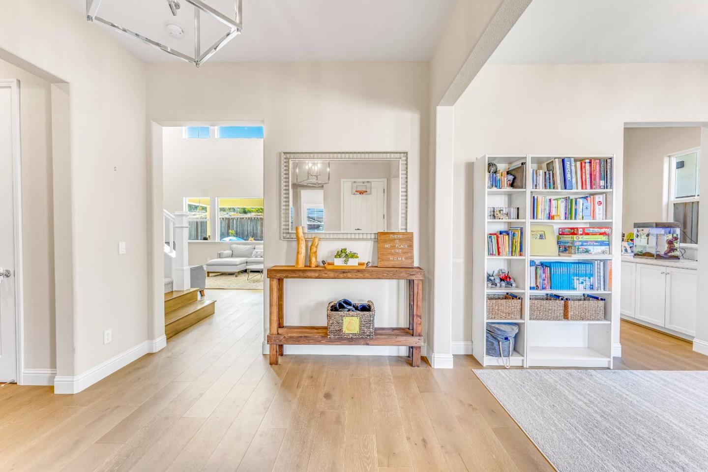 Detail Gallery Image 2 of 24 For 613 Matterhorn Ct, Marina,  CA 93933 - 4 Beds | 3 Baths