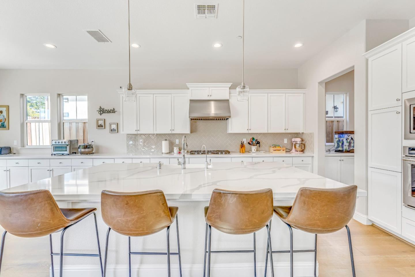 Detail Gallery Image 3 of 24 For 613 Matterhorn Ct, Marina,  CA 93933 - 4 Beds | 3 Baths