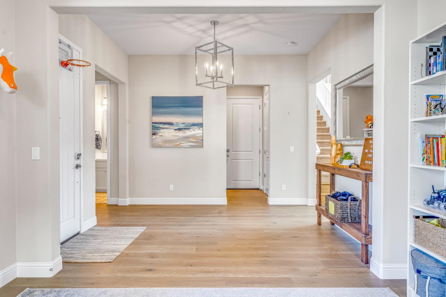 Detail Gallery Image 5 of 24 For 613 Matterhorn Ct, Marina,  CA 93933 - 4 Beds | 3 Baths