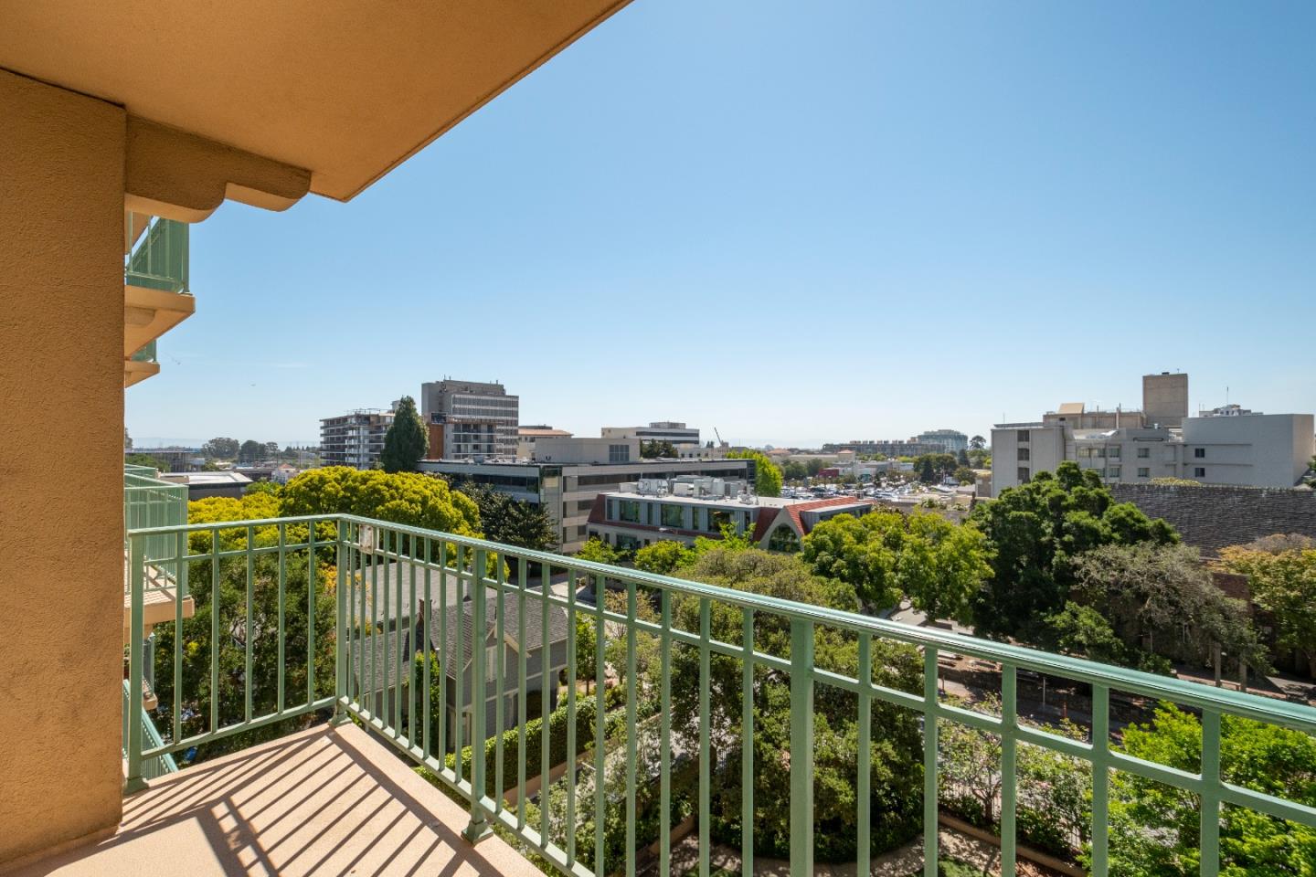 Detail Gallery Image 2 of 8 For 1 Baldwin Ave #606,  San Mateo,  CA 94401 - 1 Beds | 1 Baths