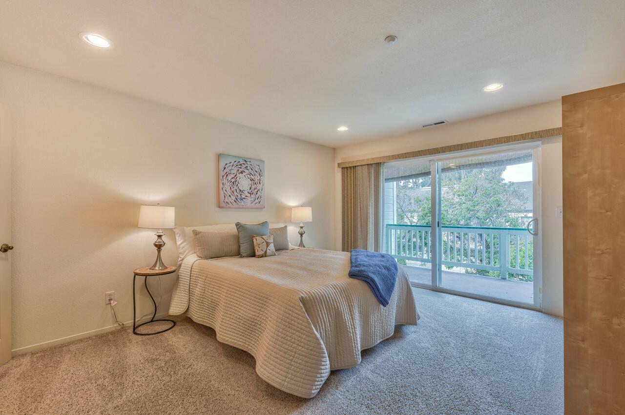 Detail Gallery Image 19 of 34 For 3138 Lake Dr, Marina,  CA 93933 - 3 Beds | 2/1 Baths