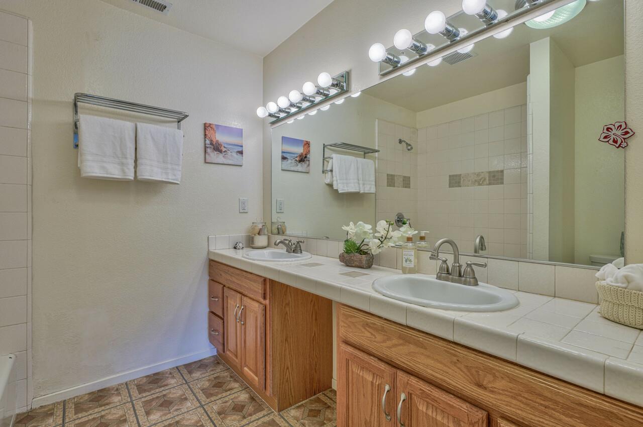 Detail Gallery Image 25 of 34 For 3138 Lake Dr, Marina,  CA 93933 - 3 Beds | 2/1 Baths