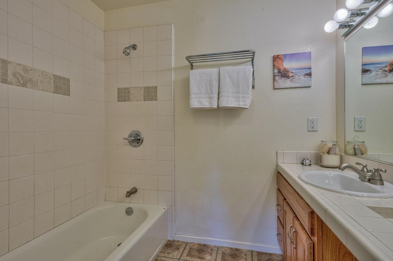 Detail Gallery Image 26 of 34 For 3138 Lake Dr, Marina,  CA 93933 - 3 Beds | 2/1 Baths