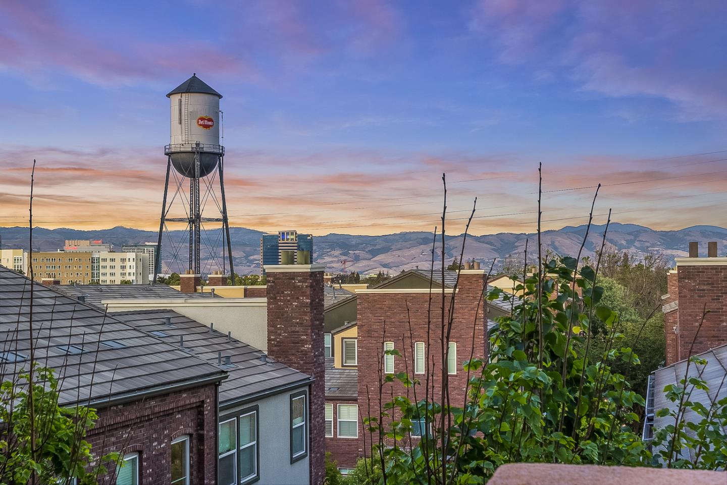 Detail Gallery Image 1 of 1 For 809 Auzerais Ave #306,  San Jose,  CA 95126 - 2 Beds | 2 Baths