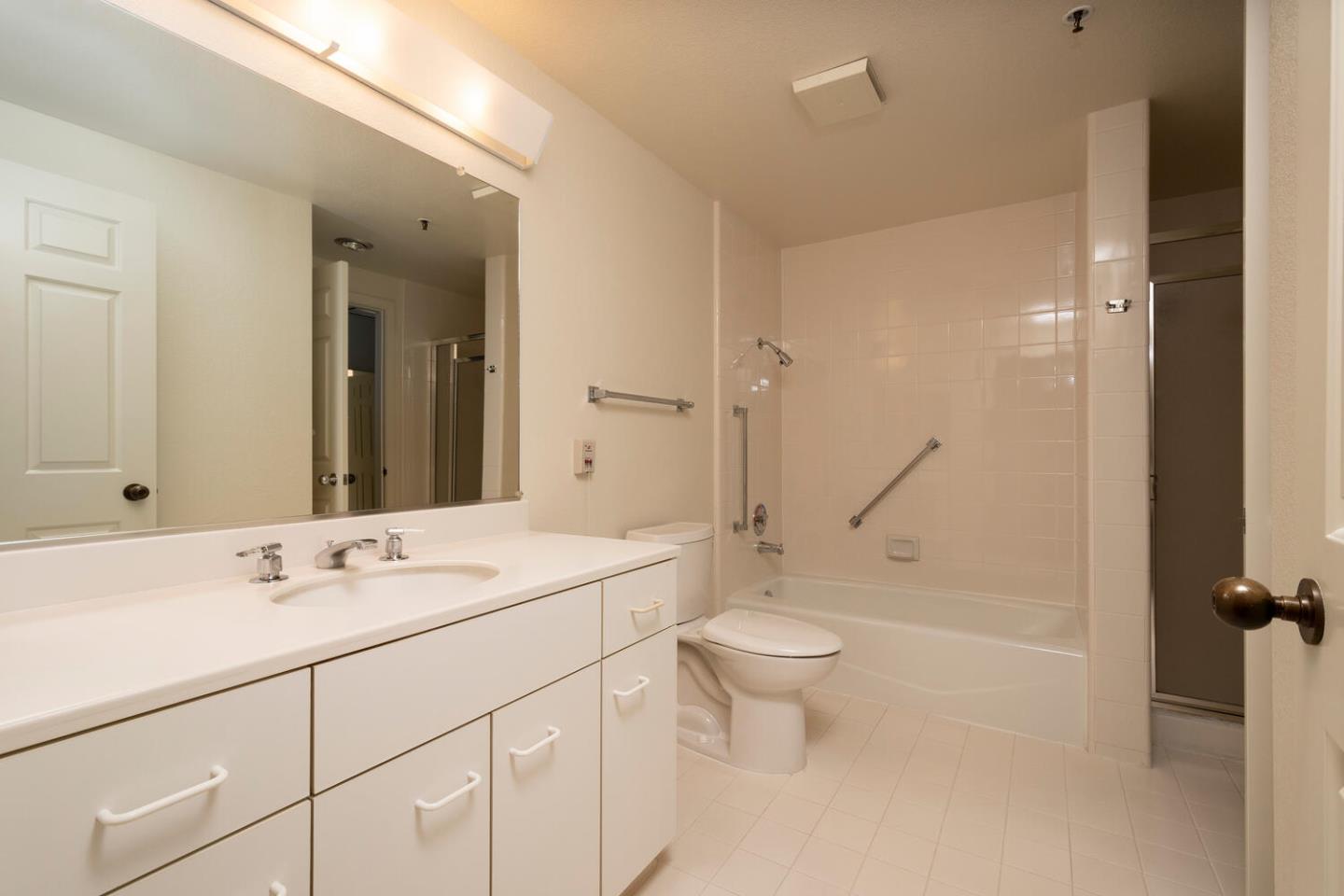 Detail Gallery Image 5 of 12 For 1 Baldwin Ave #701,  San Mateo,  CA 94401 - 1 Beds | 1 Baths