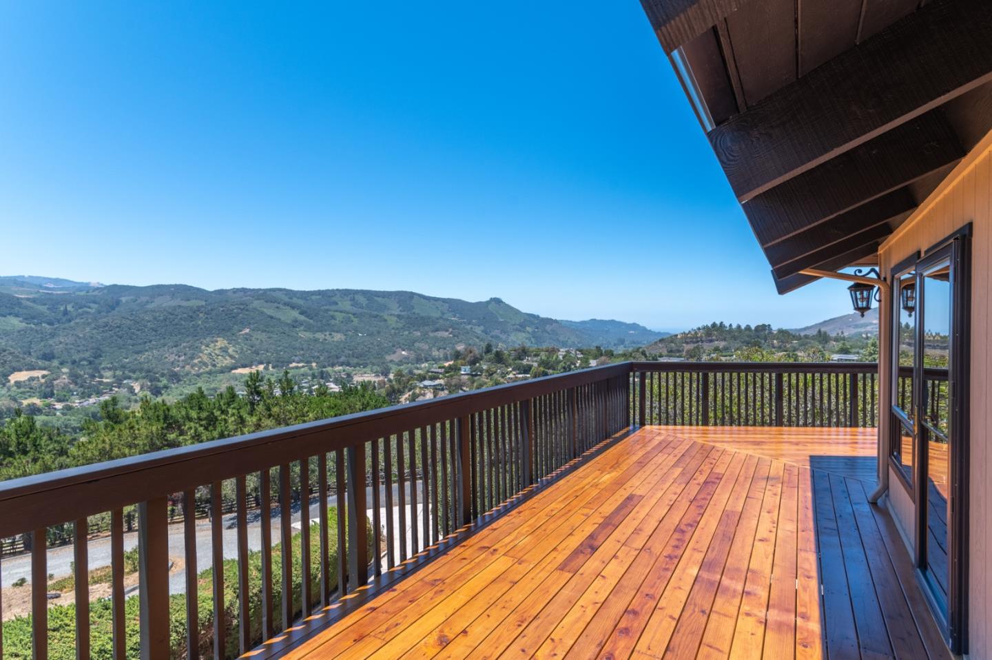 Detail Gallery Image 2 of 33 For 27590 Mooncrest Dr, Carmel Valley,  CA 93923 - 3 Beds | 3 Baths