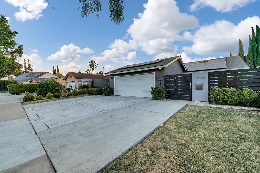 Detail Gallery Image 1 of 40 For 1779 Bagpipe Way, San Jose,  CA 95121 - 2 Beds | 1 Baths