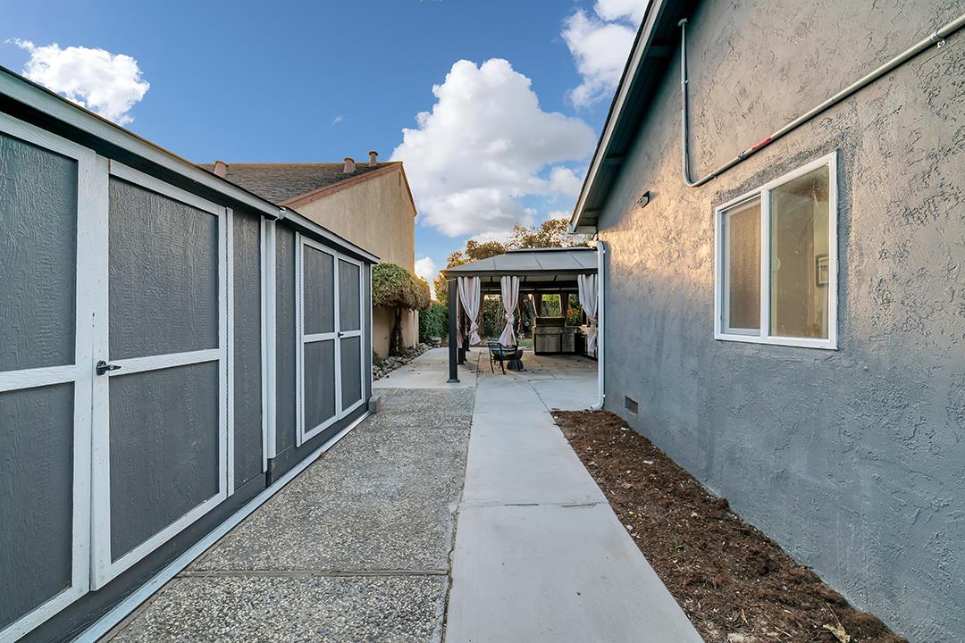 Detail Gallery Image 34 of 40 For 1779 Bagpipe Way, San Jose,  CA 95121 - 2 Beds | 1 Baths