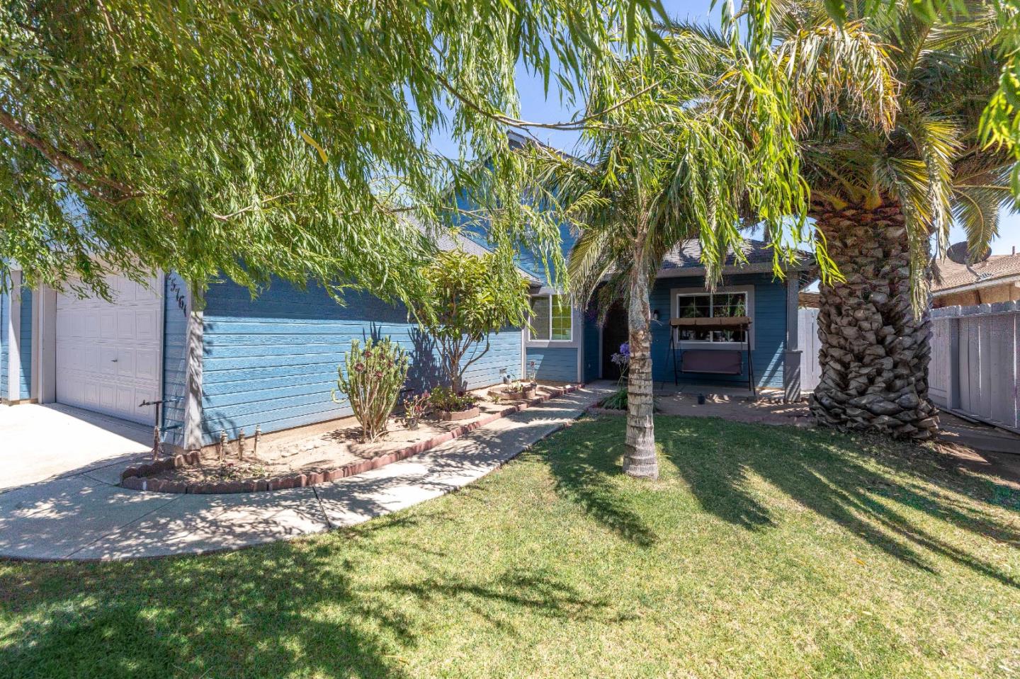 Detail Gallery Image 3 of 30 For 25760 Madison St, Chualar,  CA 93925 - 5 Beds | 3 Baths