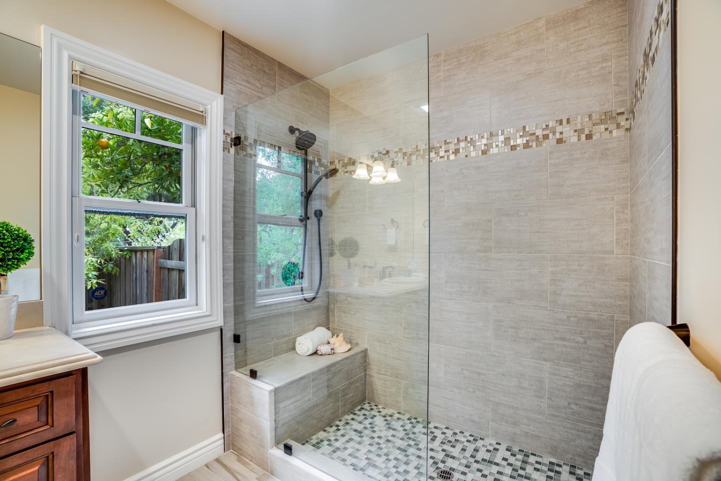 Detail Gallery Image 28 of 34 For 15090 Park Dr, Saratoga,  CA 95070 - 4 Beds | 3/1 Baths