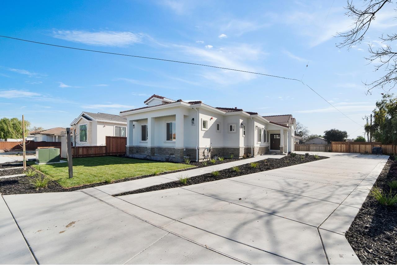 Detail Gallery Image 1 of 1 For 6862 Mayhews Landing Rd, Newark,  CA 94560 - 4 Beds | 3/1 Baths