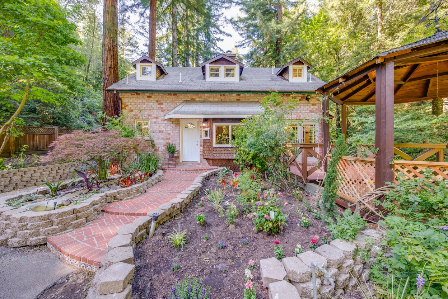 Detail Gallery Image 3 of 50 For 10424 Love Creek Rd, Ben Lomond,  CA 95005 - 3 Beds | 2 Baths