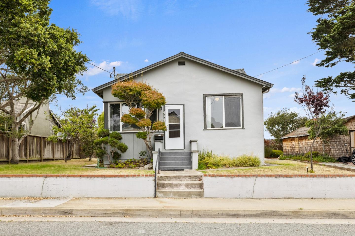 Detail Gallery Image 1 of 1 For 414 2nd St, Pacific Grove,  CA 93950 - 3 Beds | 1 Baths