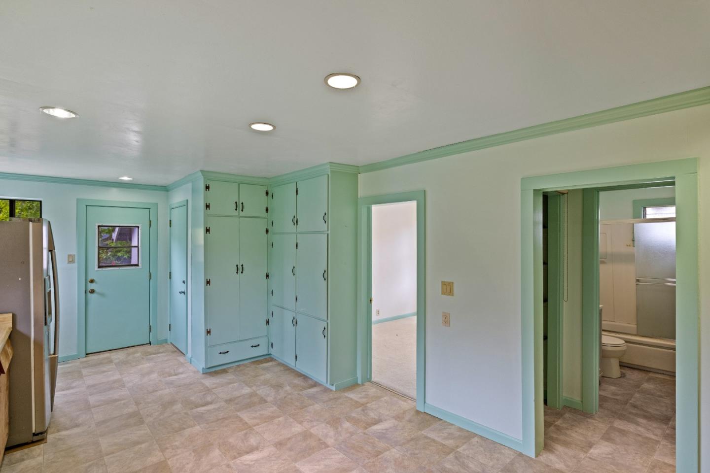 Detail Gallery Image 11 of 33 For 414 2nd St, Pacific Grove,  CA 93950 - 3 Beds | 1 Baths