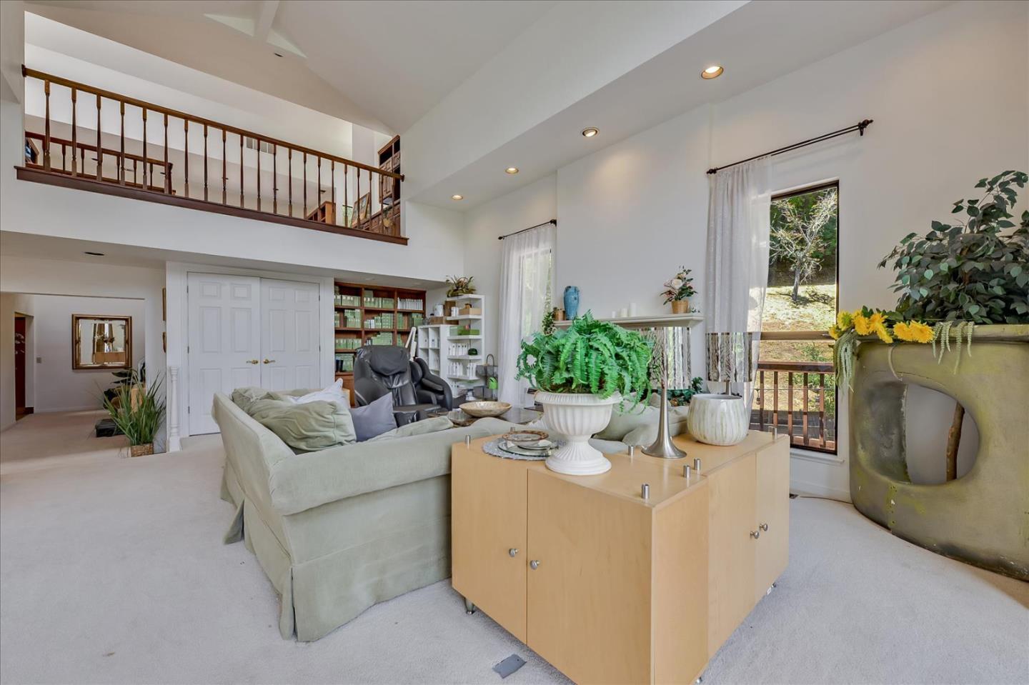 Detail Gallery Image 22 of 56 For 35 Echo Ln, Woodside,  CA 94062 - 4 Beds | 4/1 Baths