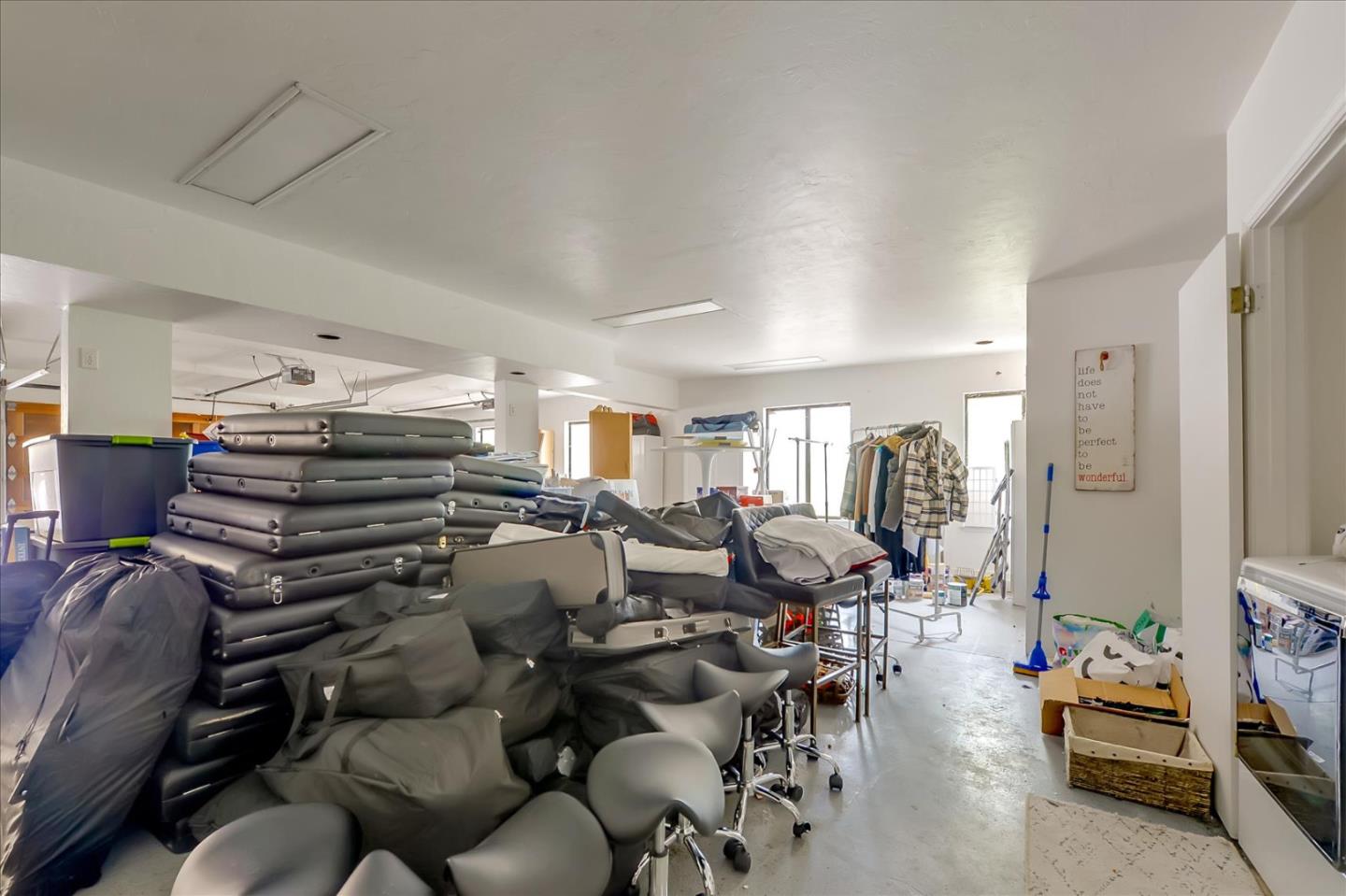 Detail Gallery Image 51 of 56 For 35 Echo Ln, Woodside,  CA 94062 - 4 Beds | 4/1 Baths