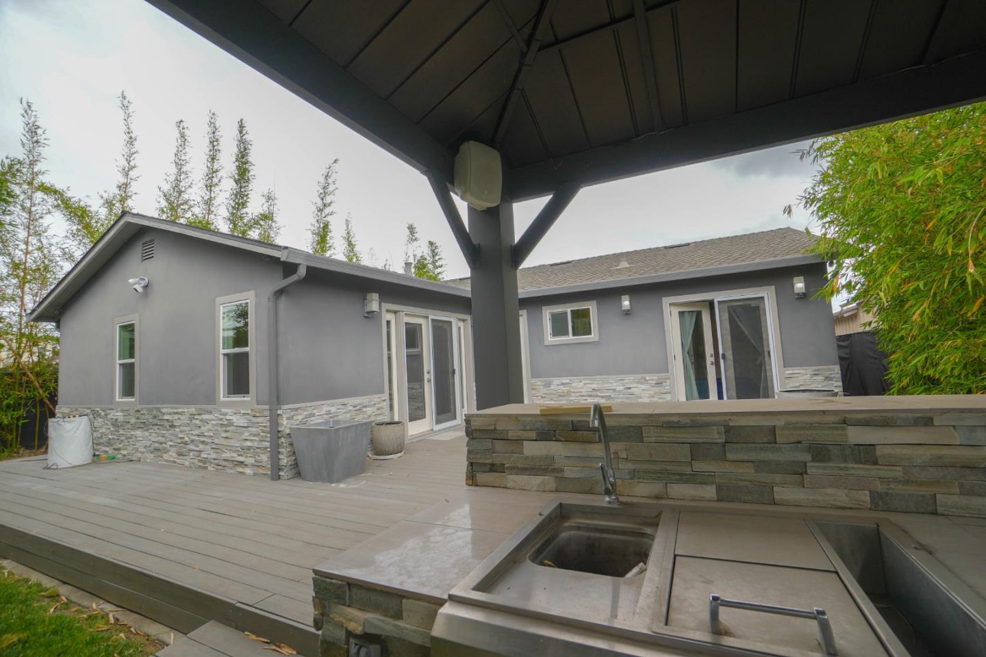 Detail Gallery Image 8 of 37 For 2334 Clipper St, San Mateo,  CA 94403 - 3 Beds | 2 Baths