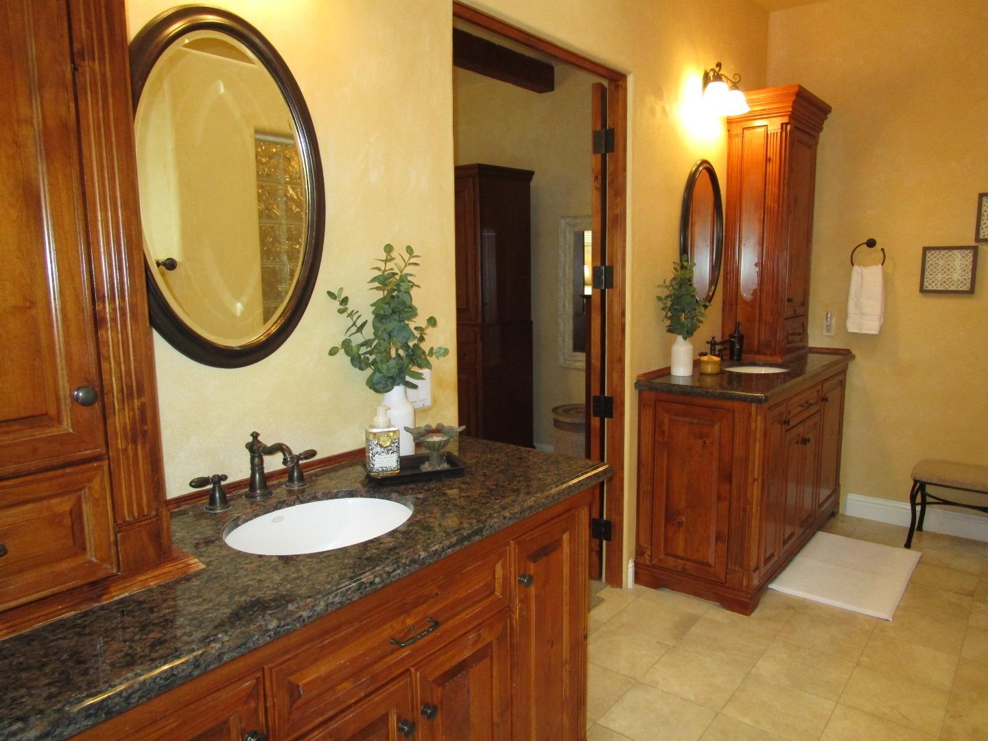 Detail Gallery Image 20 of 40 For 1225 S Ridgemark Dr, Hollister,  CA 95023 - 4 Beds | 3/1 Baths