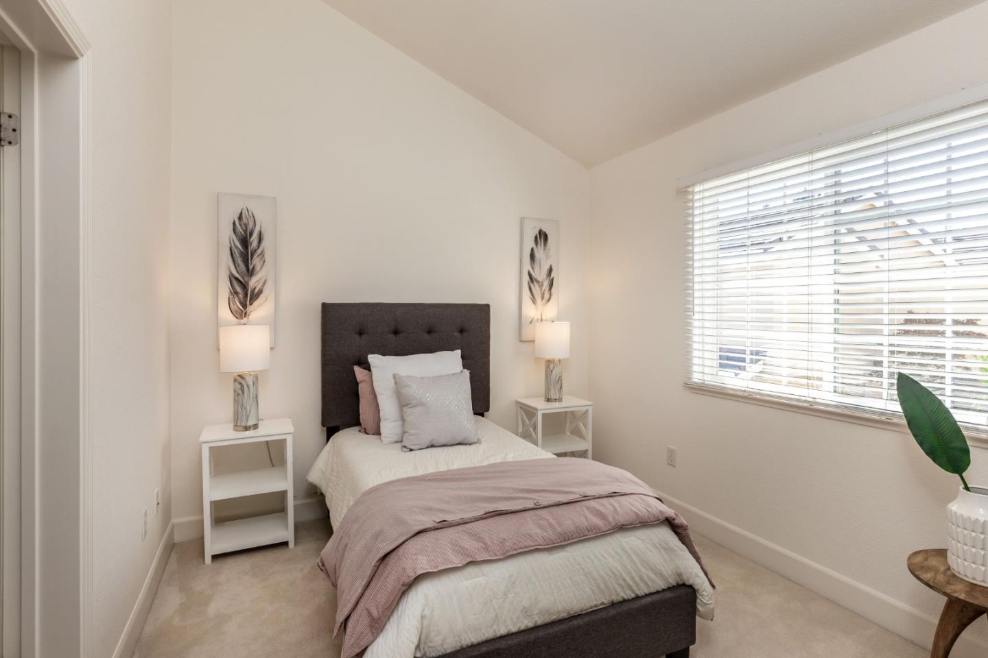 Detail Gallery Image 10 of 18 For 4926 Paseo Tranquillo, San Jose,  CA 95118 - 3 Beds | 2/1 Baths