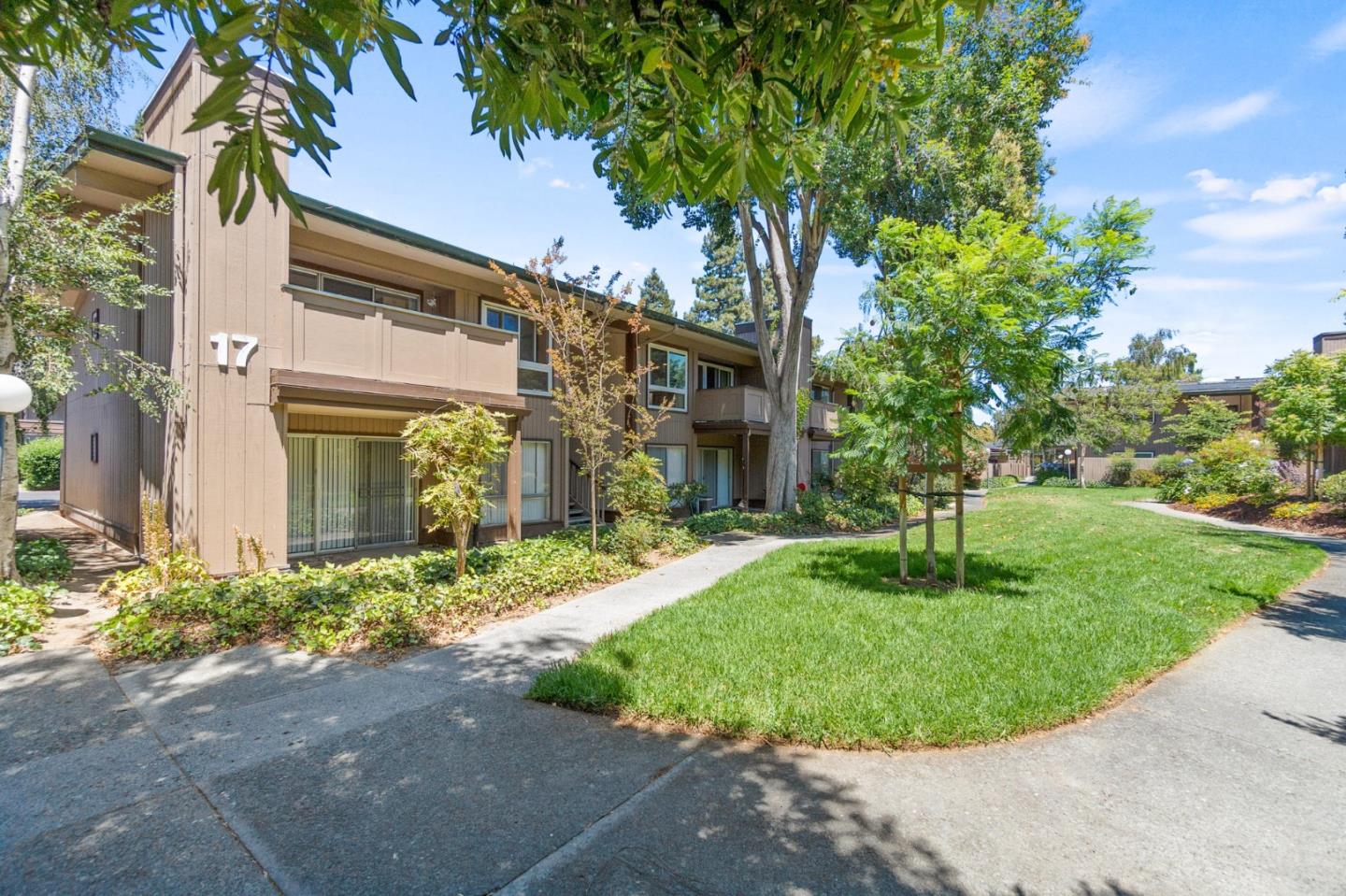 Detail Gallery Image 1 of 1 For 121 Buckingham Dr #31,  Santa Clara,  CA 95051 - 2 Beds | 2 Baths