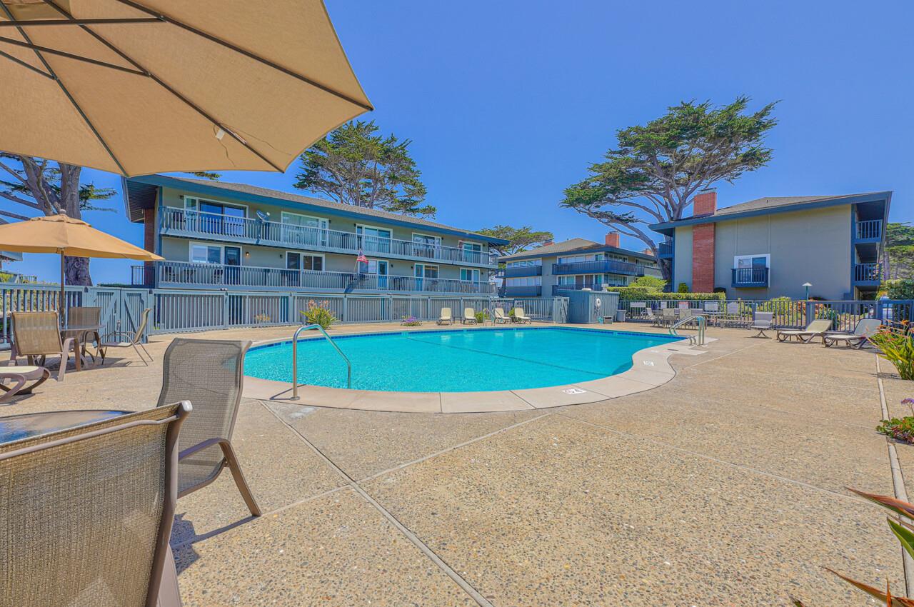 Detail Gallery Image 13 of 17 For 25 La Playa St, Monterey,  CA 93940 - 2 Beds | 2/1 Baths