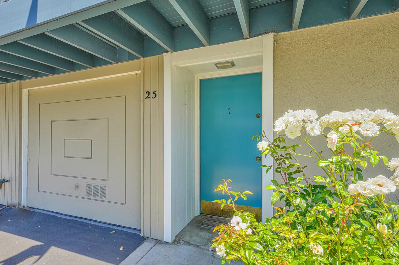 Detail Gallery Image 5 of 17 For 25 La Playa St, Monterey,  CA 93940 - 2 Beds | 2/1 Baths
