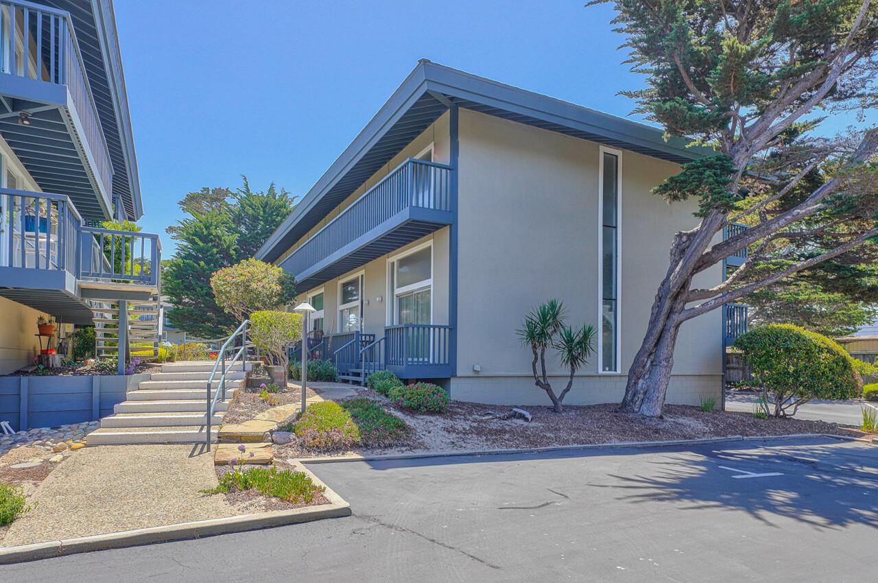 Detail Gallery Image 7 of 17 For 25 La Playa St, Monterey,  CA 93940 - 2 Beds | 2/1 Baths