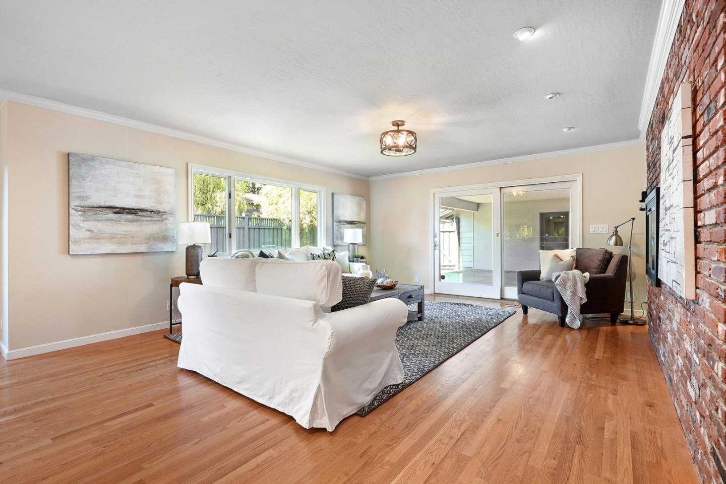 Detail Gallery Image 19 of 48 For 14 Sunkist Ln, Los Altos,  CA 94022 - 3 Beds | 3/1 Baths