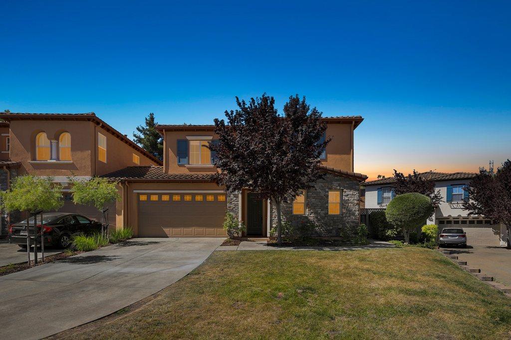 Detail Gallery Image 1 of 1 For 1681 Heritage Bay Pl #25,  San Jose,  CA 95138 - 5 Beds | 4/1 Baths