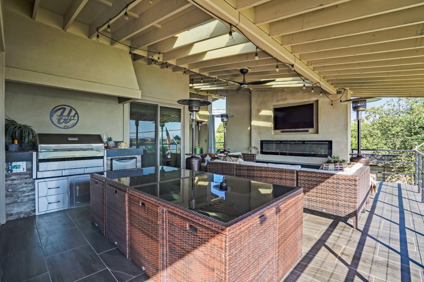 Detail Gallery Image 52 of 61 For 4469 Yacht Harbor Dr, Stockton,  CA 95204 - 4 Beds | 3/1 Baths