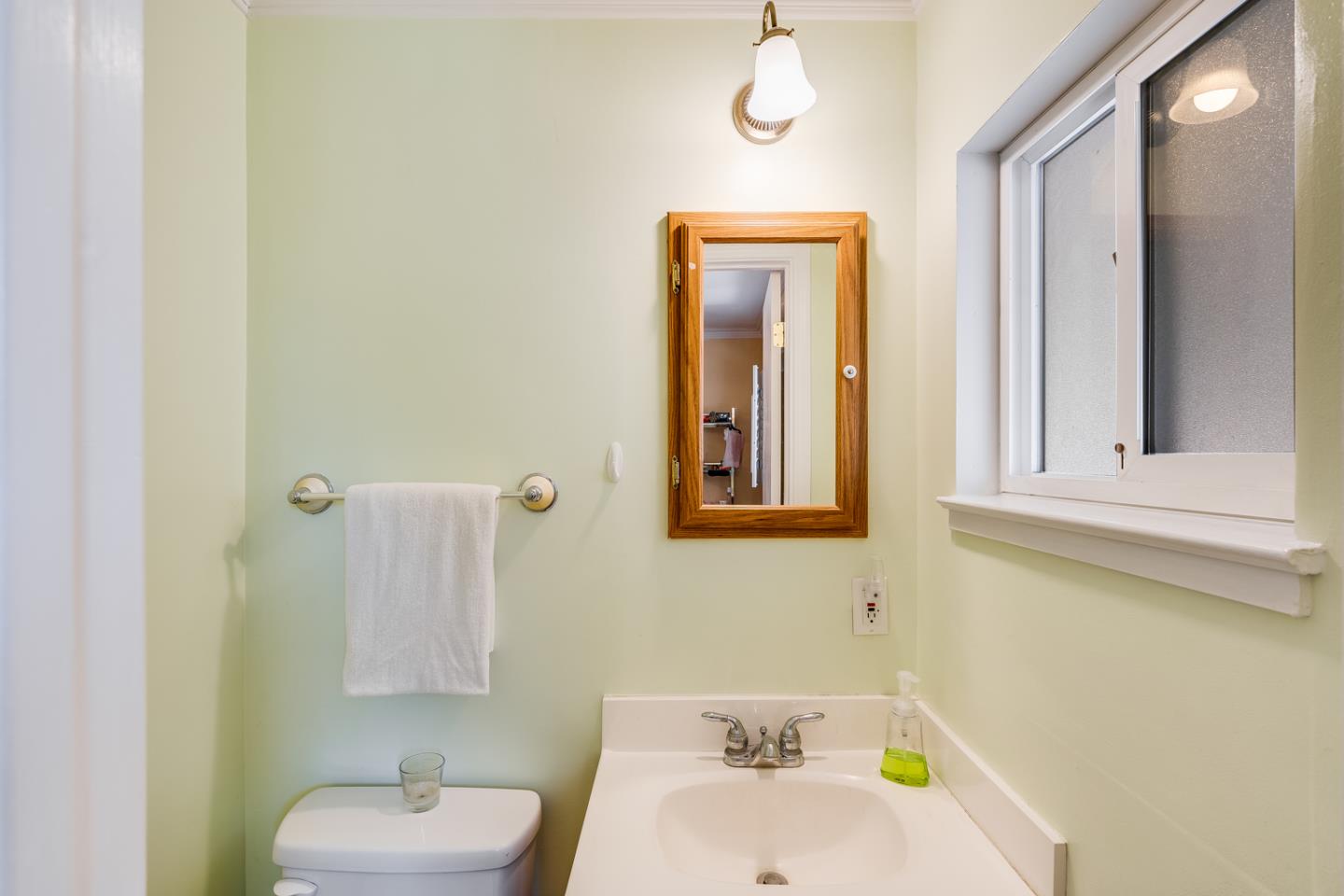 Detail Gallery Image 11 of 17 For 1569 Fruitdale Ave, San Jose,  CA 95128 - 3 Beds | 1/1 Baths