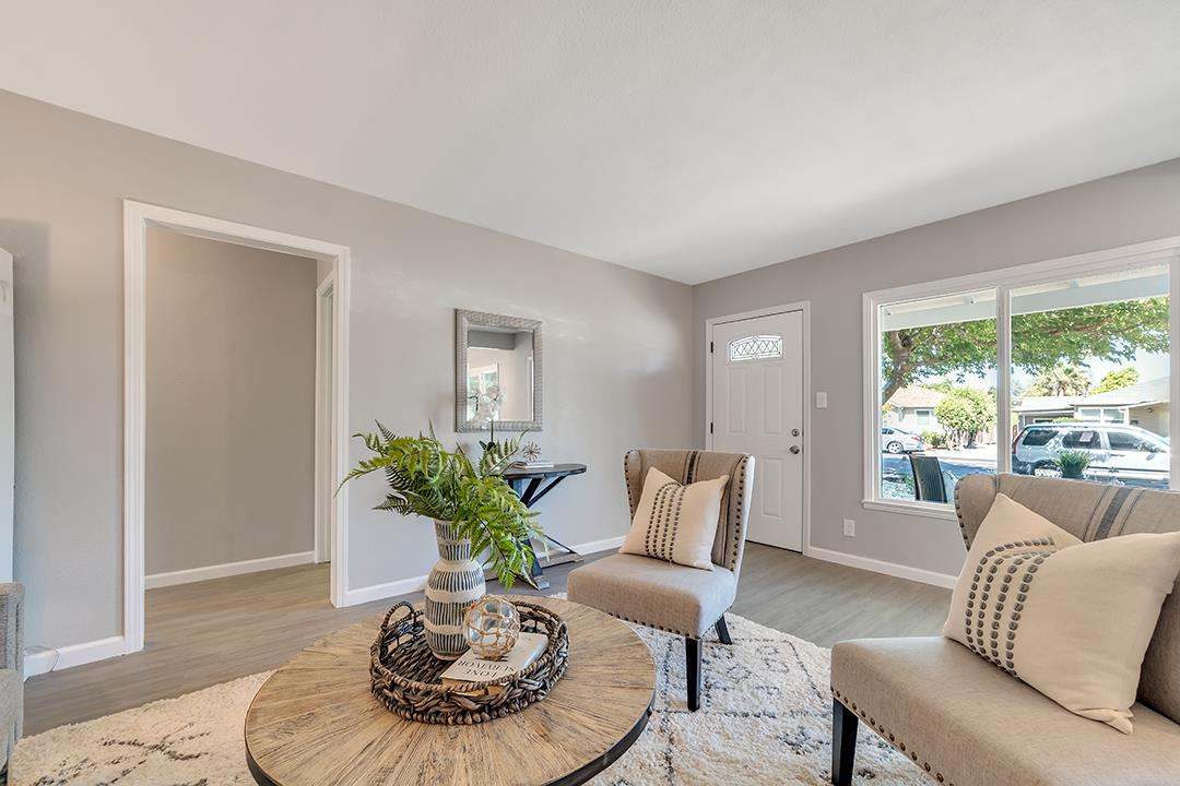 Detail Gallery Image 7 of 25 For 1033 Thornton Way, San Jose,  CA 95128 - 3 Beds | 1 Baths