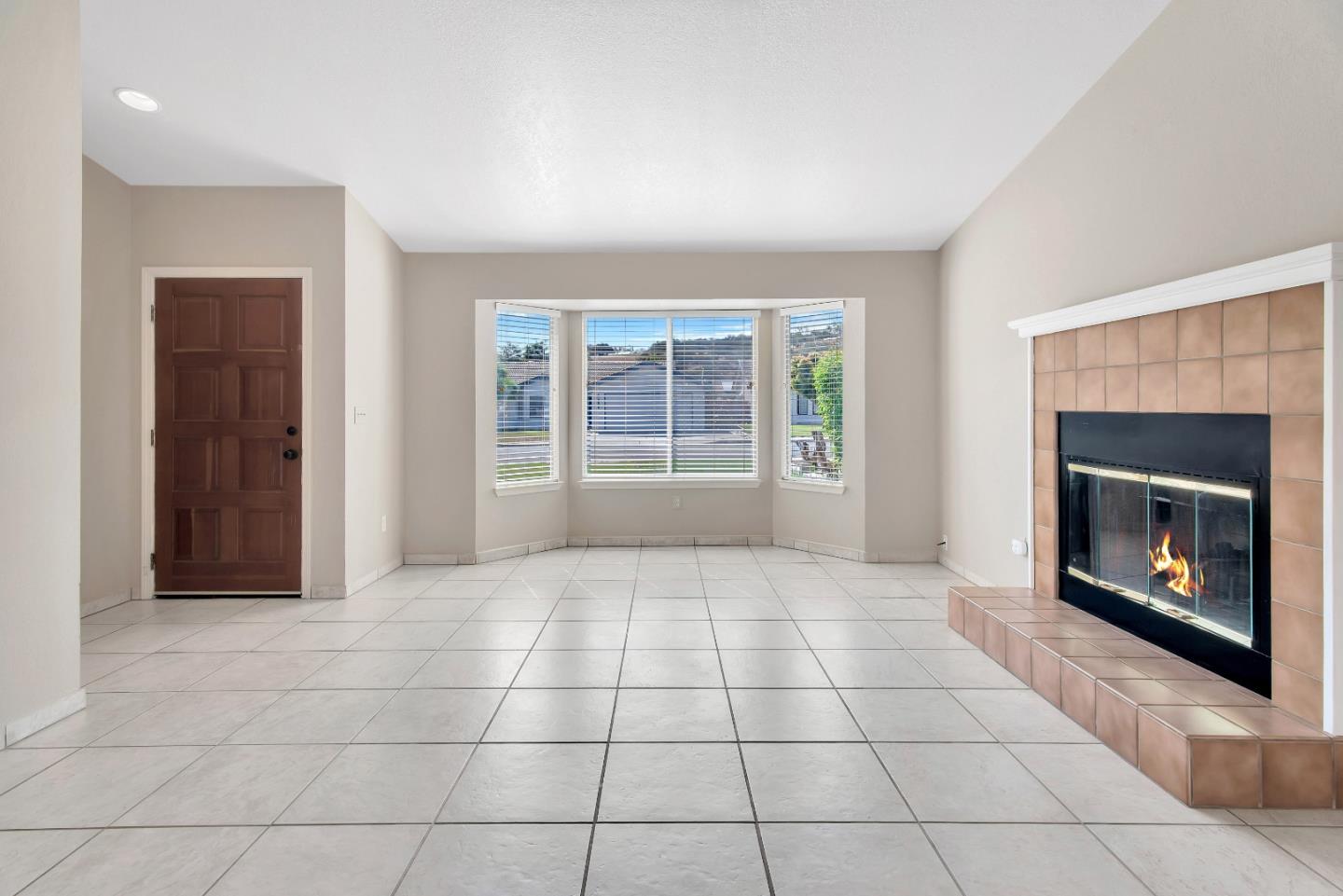 46154 Meadowbrook Dr, Pine Canyon, CA 93930 photo 5