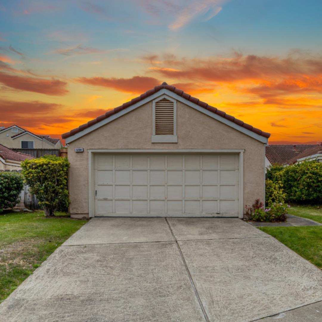 Detail Gallery Image 1 of 1 For 3284 Cove Way, Marina,  CA 93933 - 3 Beds | 2 Baths