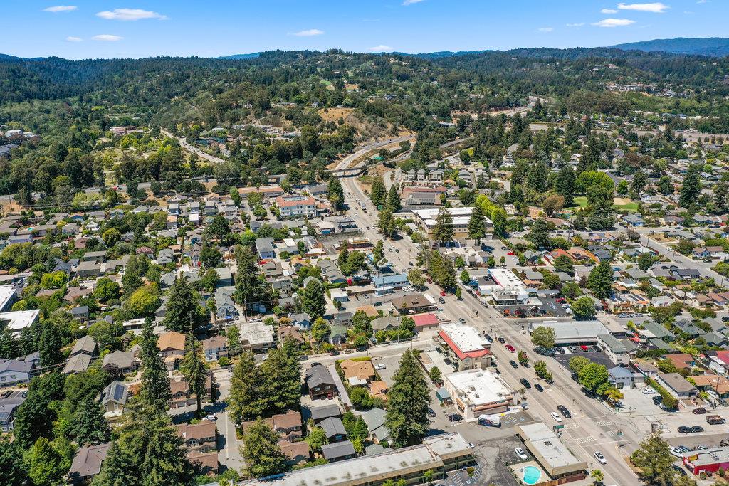 Detail Gallery Image 1 of 1 For 131 Kennan St #B,  Santa Cruz,  CA 95060 - 2 Beds | 2/1 Baths