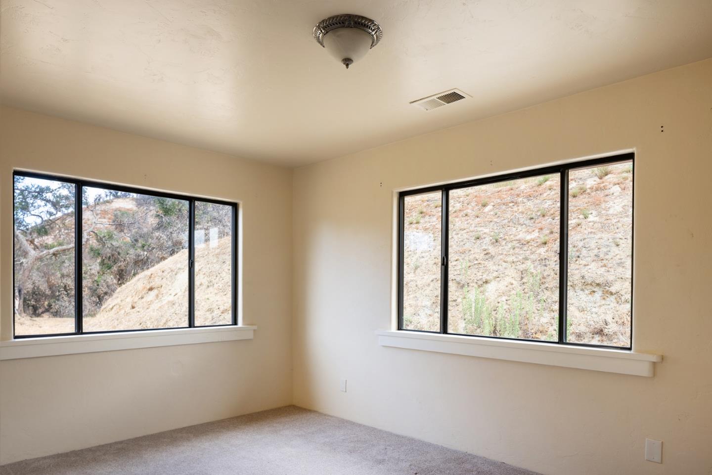 Detail Gallery Image 18 of 29 For 19231 Cachagua Rd, Carmel Valley,  CA 93924 - 3 Beds | 2 Baths
