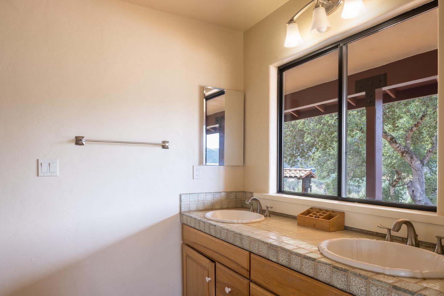 Detail Gallery Image 20 of 29 For 19231 Cachagua Rd, Carmel Valley,  CA 93924 - 3 Beds | 2 Baths