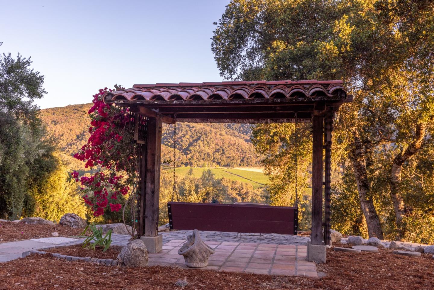 Detail Gallery Image 4 of 29 For 19231 Cachagua Rd, Carmel Valley,  CA 93924 - 3 Beds | 2 Baths